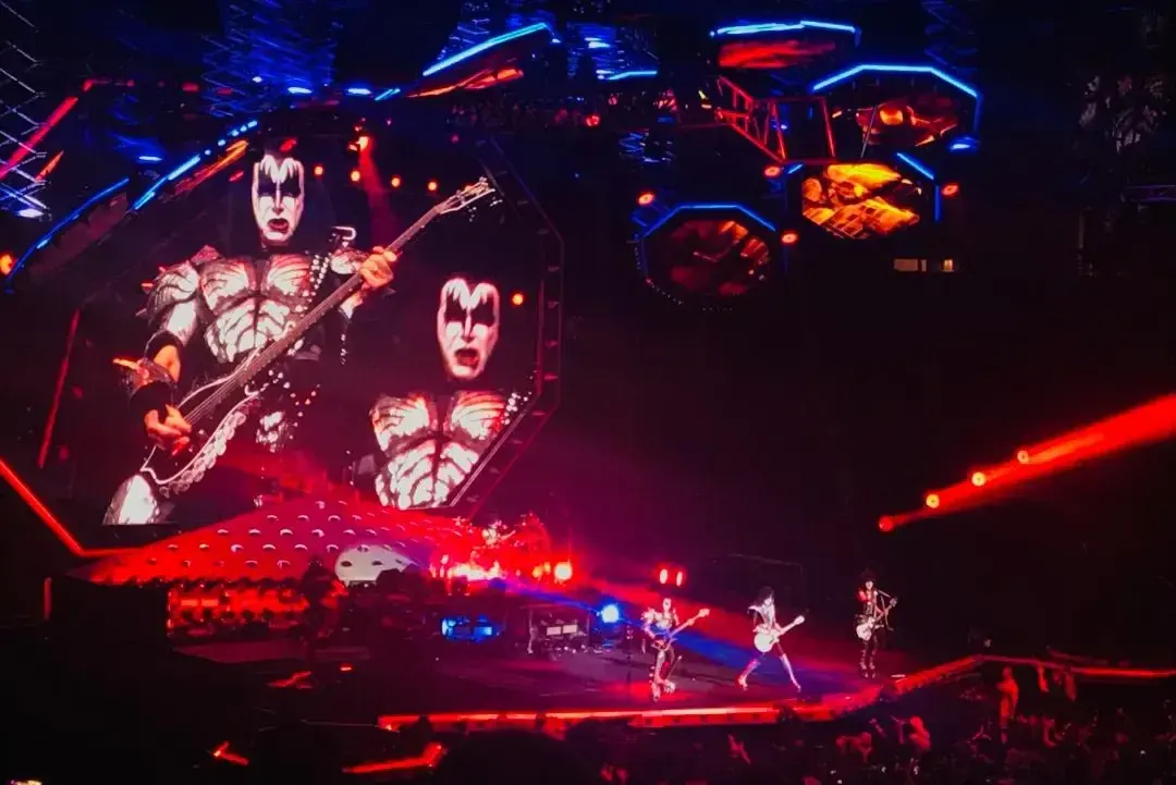 KISS — gallery