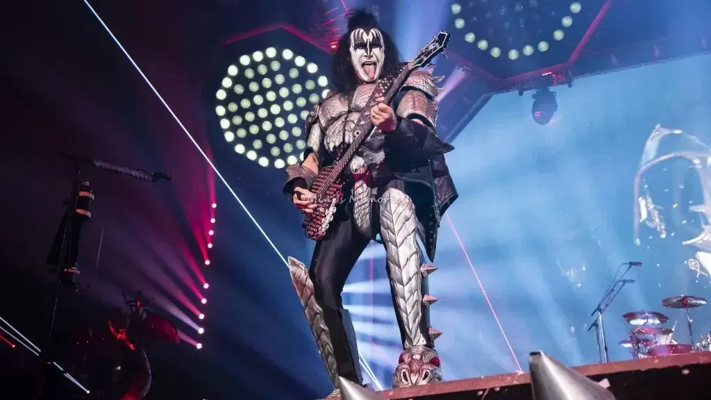 KISS — gallery