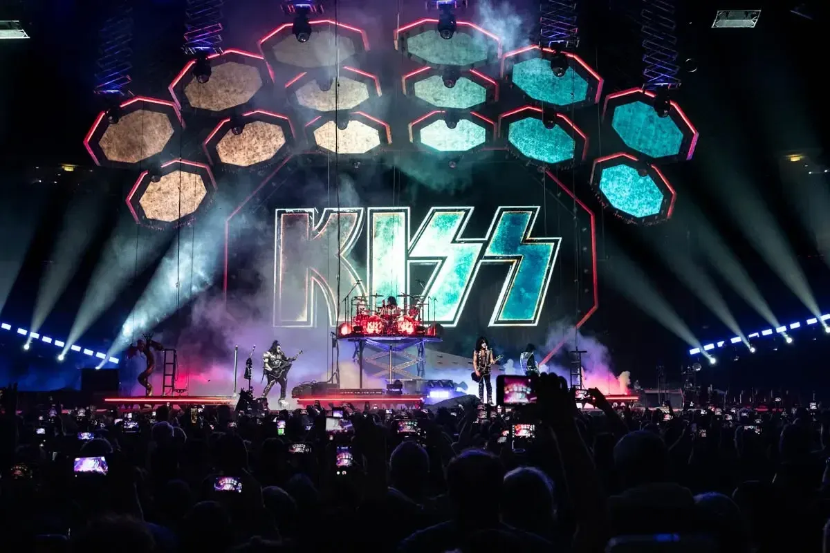 KISS — gallery